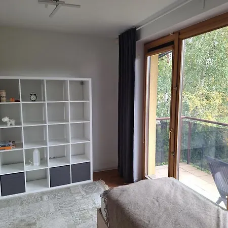 Апартаменти Spacious Townhouse With Terrace And Parking