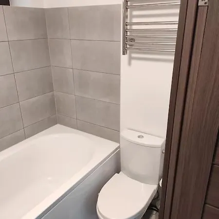 公寓 Spacious Townhouse With Terrace And Parking *